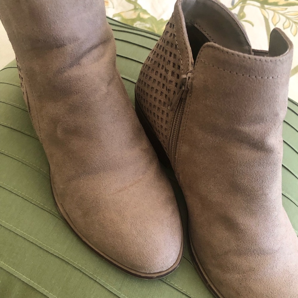 MIA WOMEN'S Textile Upper Faux Suede ANKLE BOOTS SIZE 6M